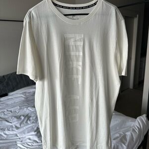 Men’s Nike air tshirt